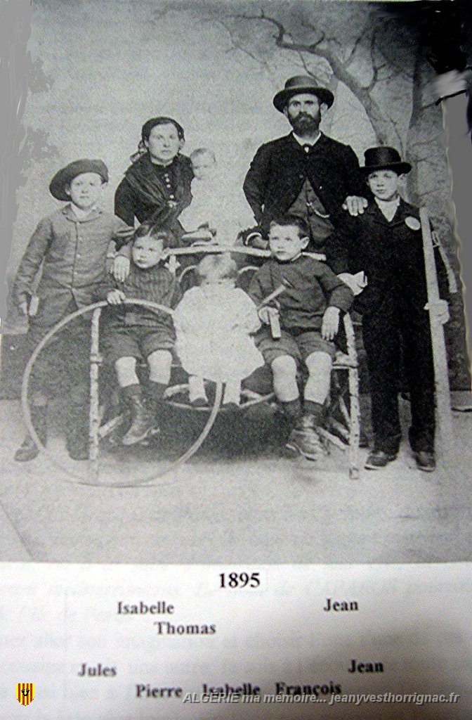 Caparros 010.jpg - 1895 - Juan CAPARROS GOMEZ,  son épouse Isabel CAMPOY PEREGRIN avec dans ses bras, Thomas.Les enfants, de gauche à droite : Jules, Pierre, Isabelle, François, Jean.